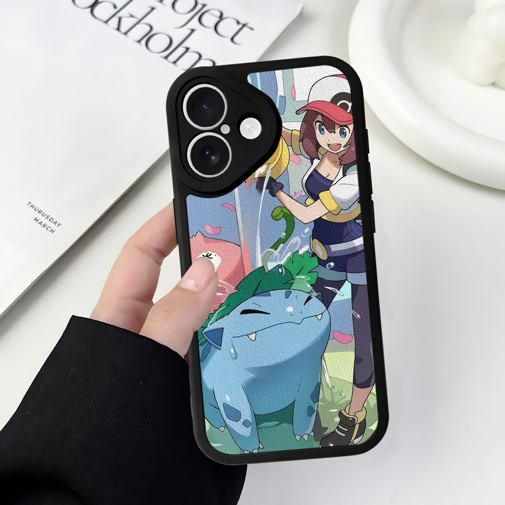 （画像用） ポケットモンスター Pokémon 【iPhone 16シリーズ対応】シリコンスマホケース（レザー調） 材質：シリコン